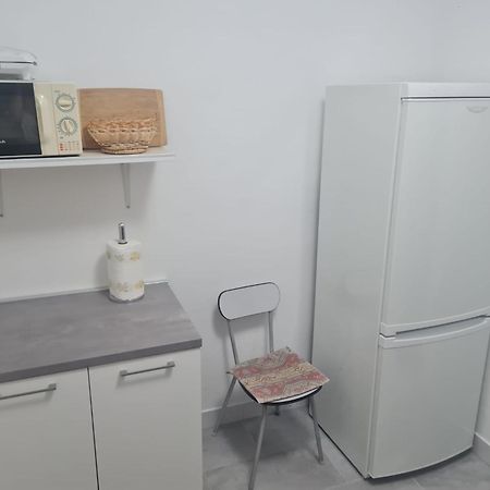 Apartment Anton Pinezići Buitenkant foto
