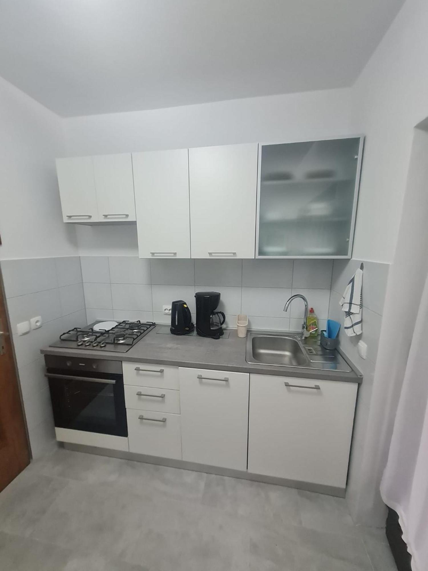 Apartment Anton Pinezići Buitenkant foto