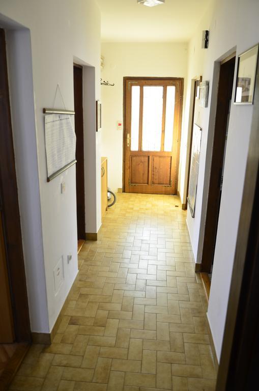 Apartment Anton Pinezići Buitenkant foto