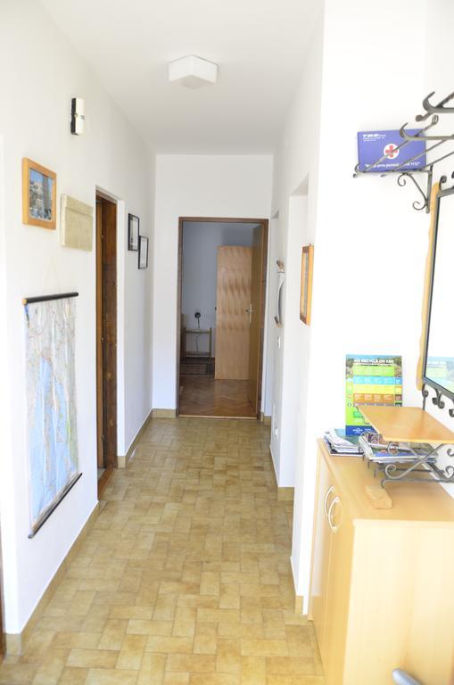 Apartment Anton Pinezići Buitenkant foto